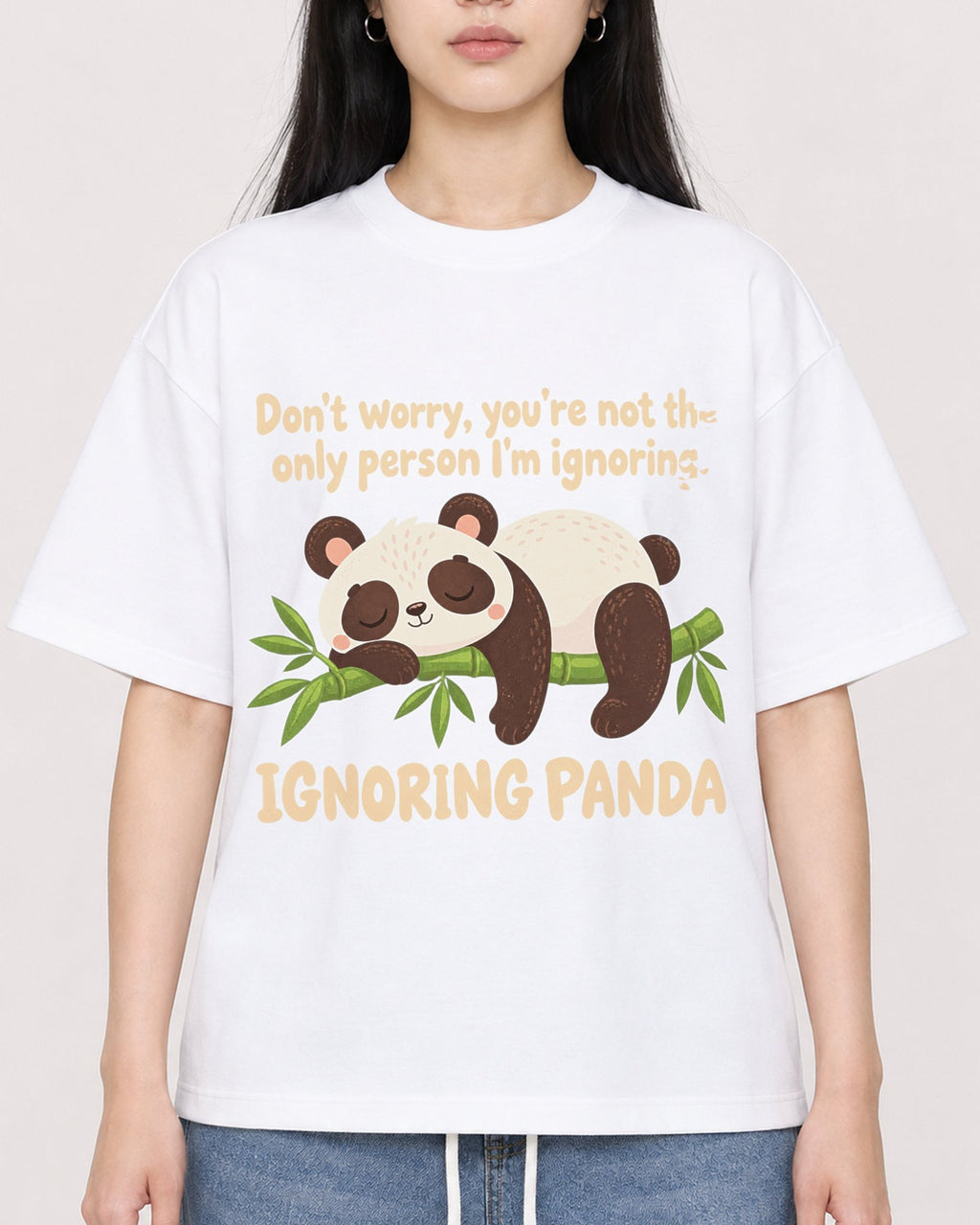 Mockup Boxy Heavyweight Tee White female close-up 01