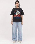 Mockup Boxy Heavyweight Tee Black female full-body 47