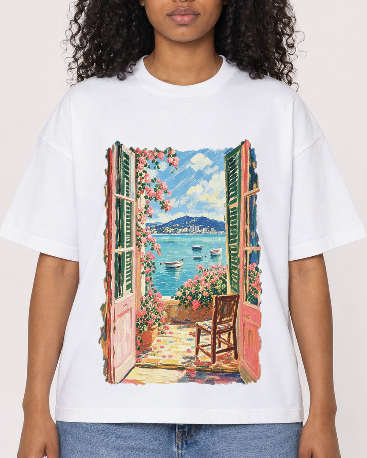 Mockup Boxy Heavyweight Tee White female close-up 05
