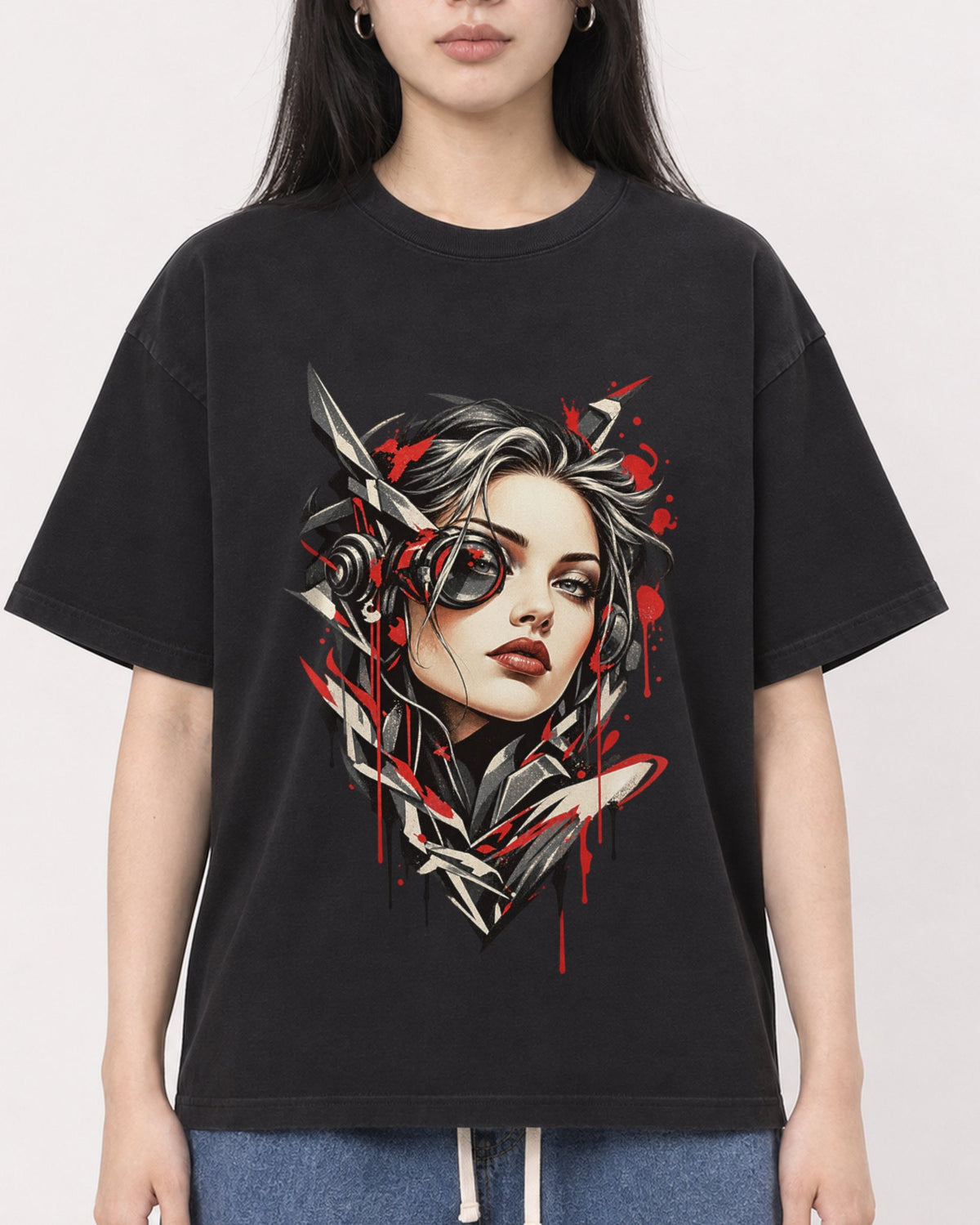 Mockup Boxy Heavyweight Tee Black female close-up 01