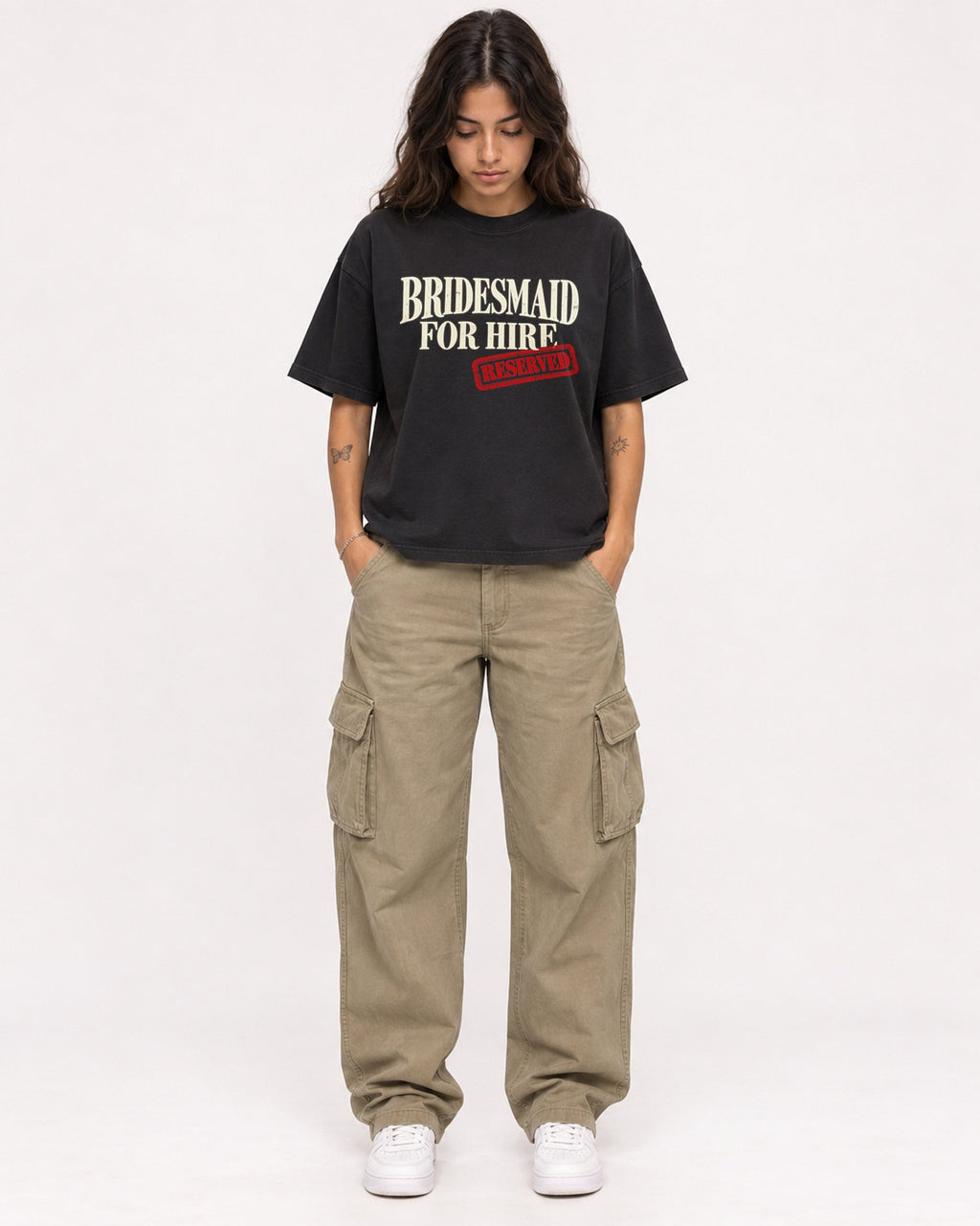 Mockup Boxy Heavyweight Tee Black female full-body 06