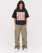 Mockup Boxy Heavyweight Tee Black female full-body 30