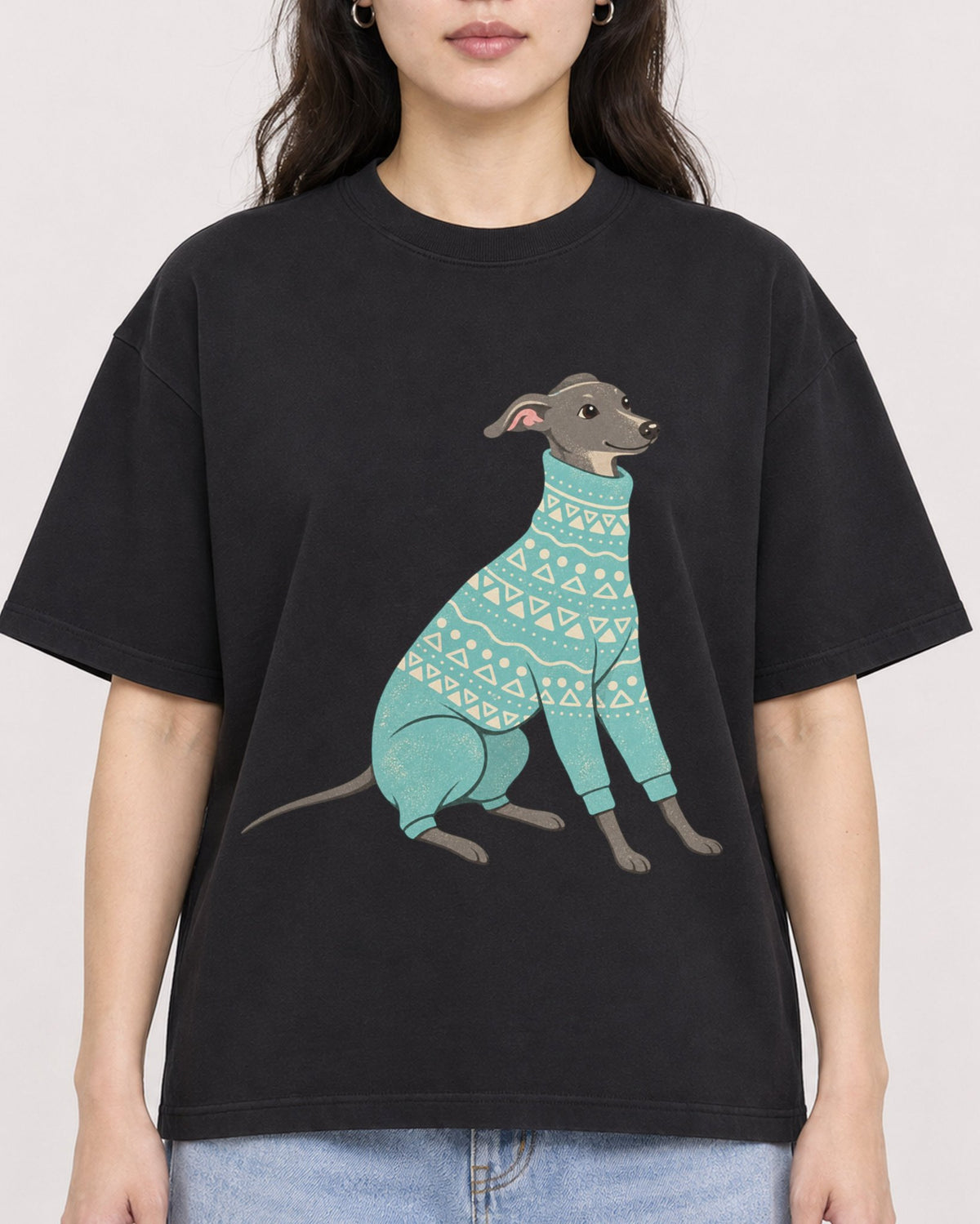 Mockup Boxy Heavyweight Tee Black female close-up 03