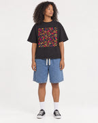 Mockup Boxy Heavyweight Tee Black female full-body 05