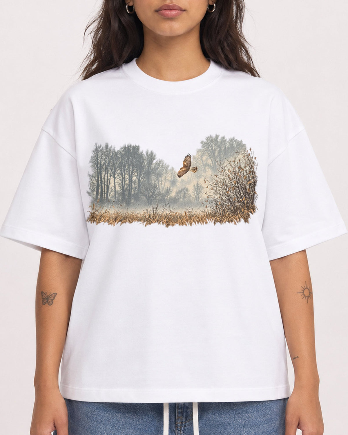 Mockup Boxy Heavyweight Tee White female close-up 06