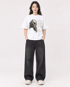 Mockup Boxy Heavyweight Tee White female full-body 03