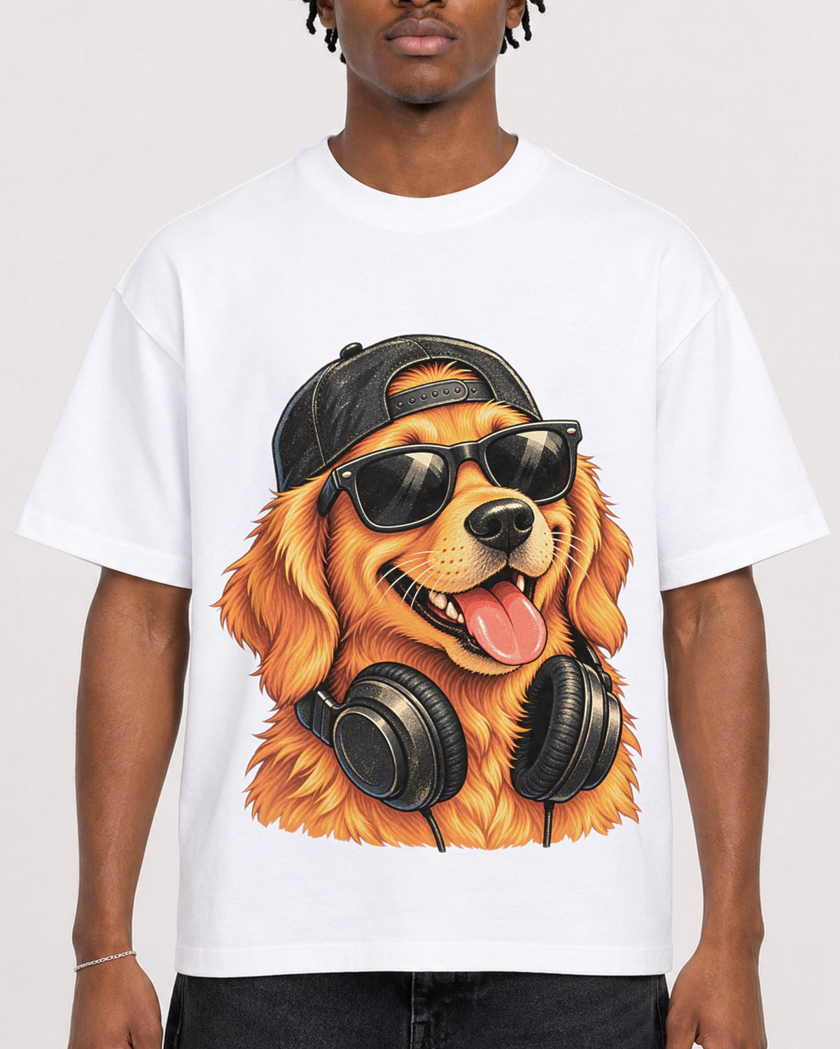 Mockup Boxy Heavyweight Tee White male close-up 05