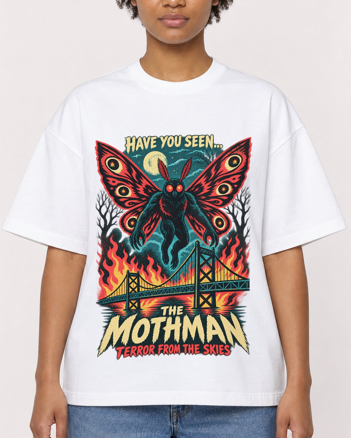 Mockup Boxy Heavyweight Tee White female close-up 35