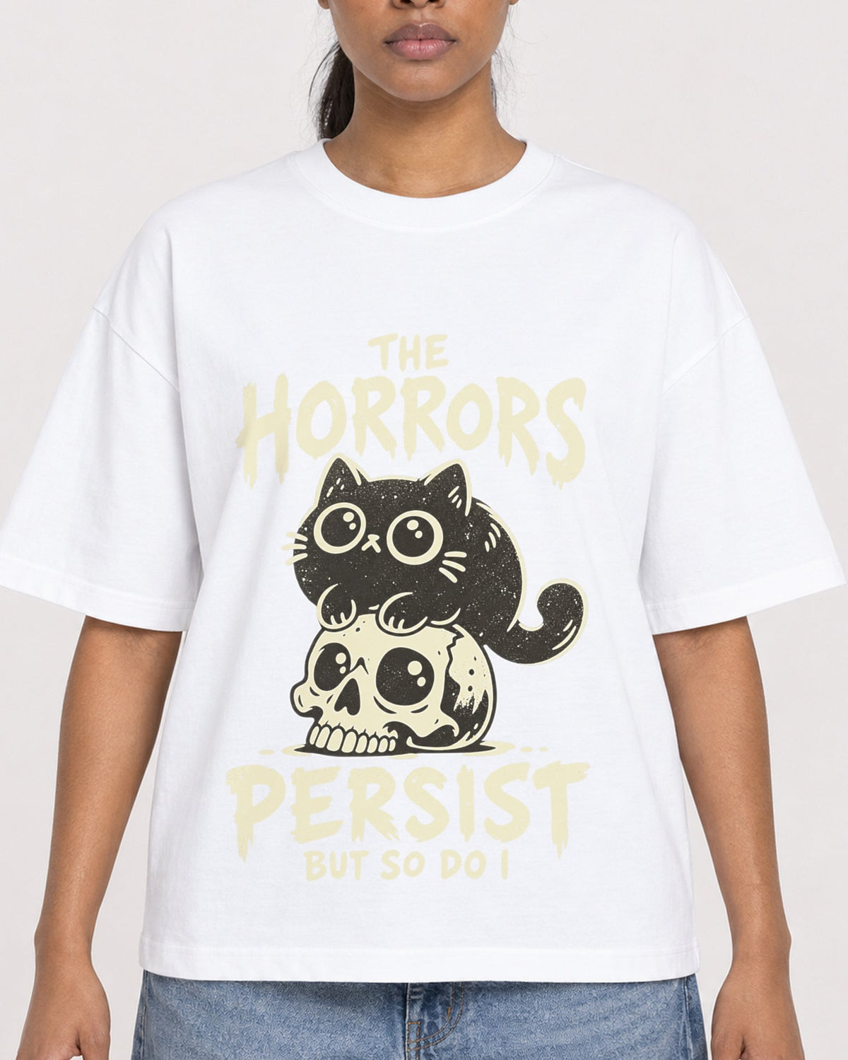 Mockup Boxy Heavyweight Tee White female close-up 25