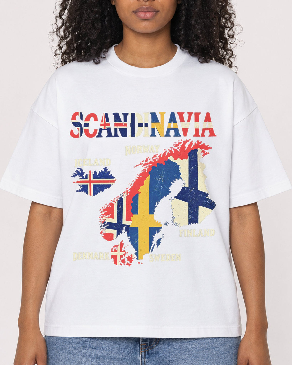Mockup Boxy Heavyweight Tee White female close-up 05