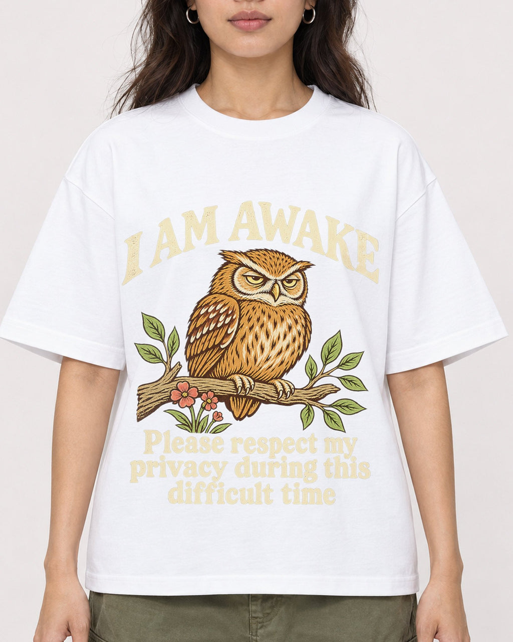 Mockup Boxy Heavyweight Tee White female close-up 02