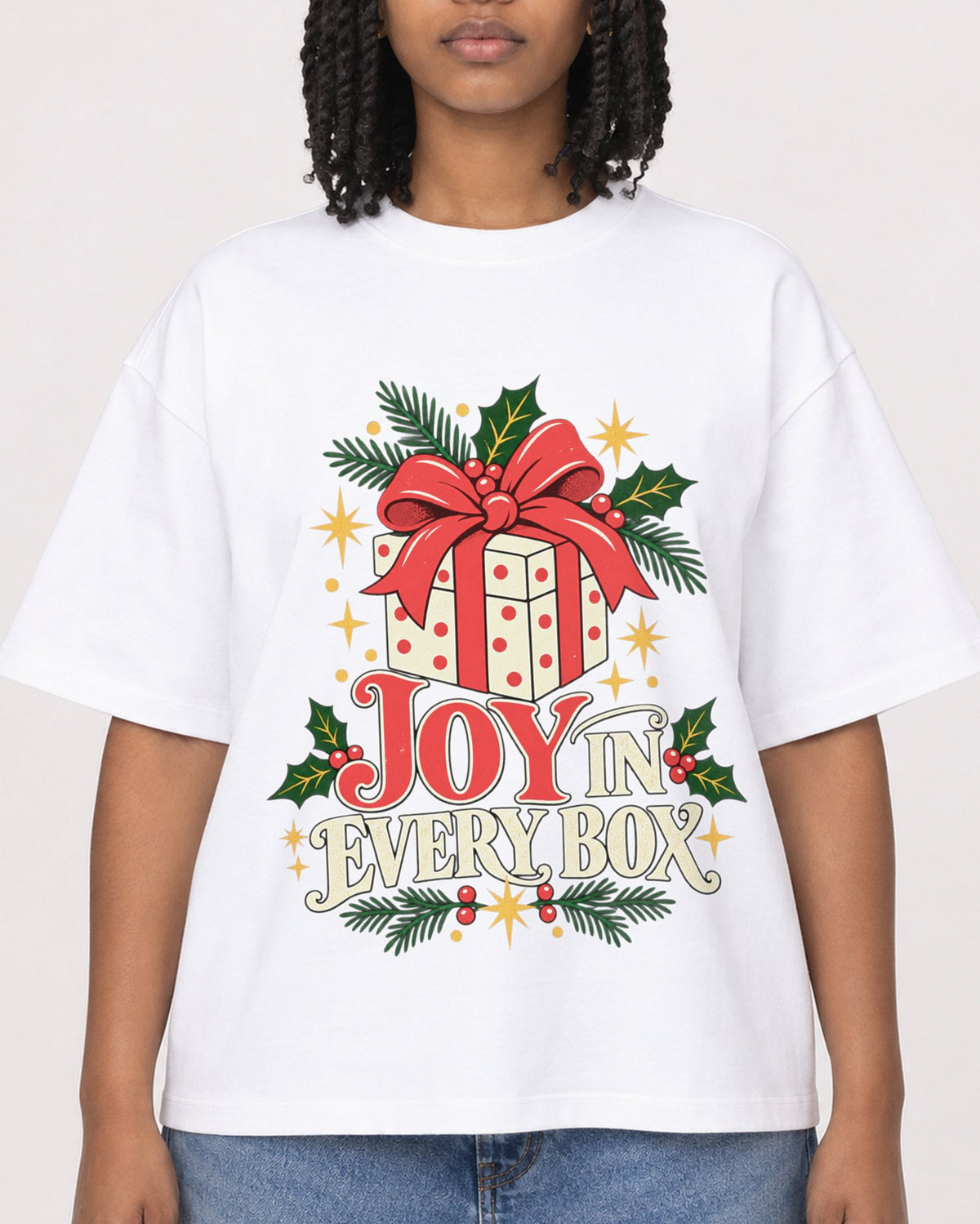Mockup Boxy Heavyweight Tee White female close-up 15