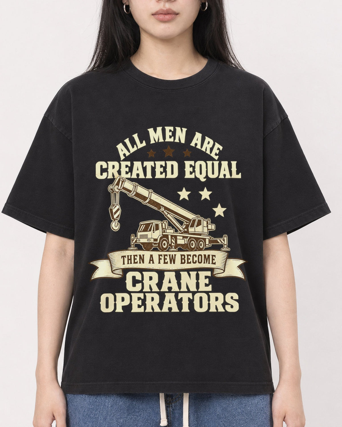 Mockup Boxy Heavyweight Tee Black female close-up 01