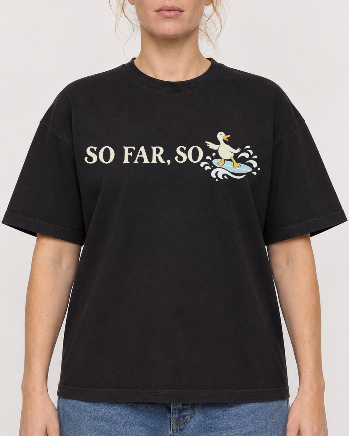Mockup Boxy Heavyweight Tee Black female close-up 28