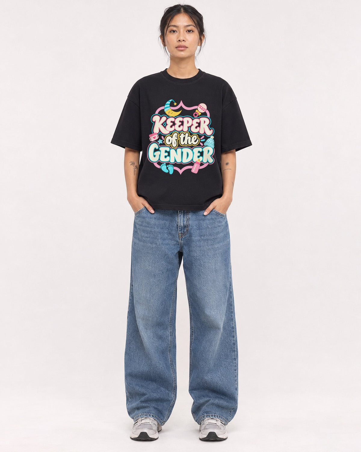 Mockup Boxy Heavyweight Tee Black female full-body 12