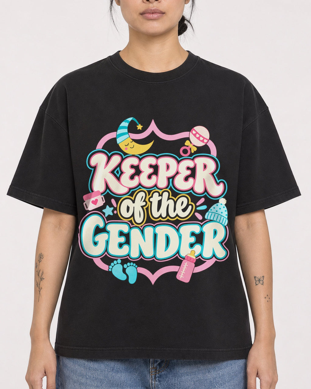Mockup Boxy Heavyweight Tee Black female close-up 12