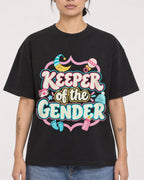 Mockup Boxy Heavyweight Tee Black female close-up 12