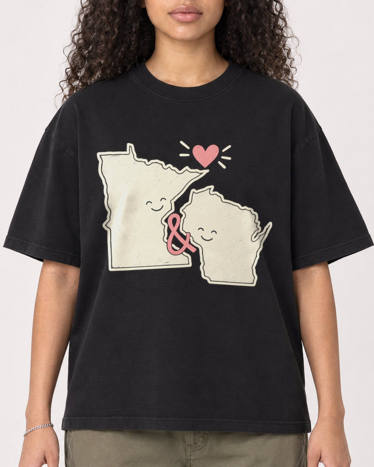 Mockup Boxy Heavyweight Tee Black female close-up 10
