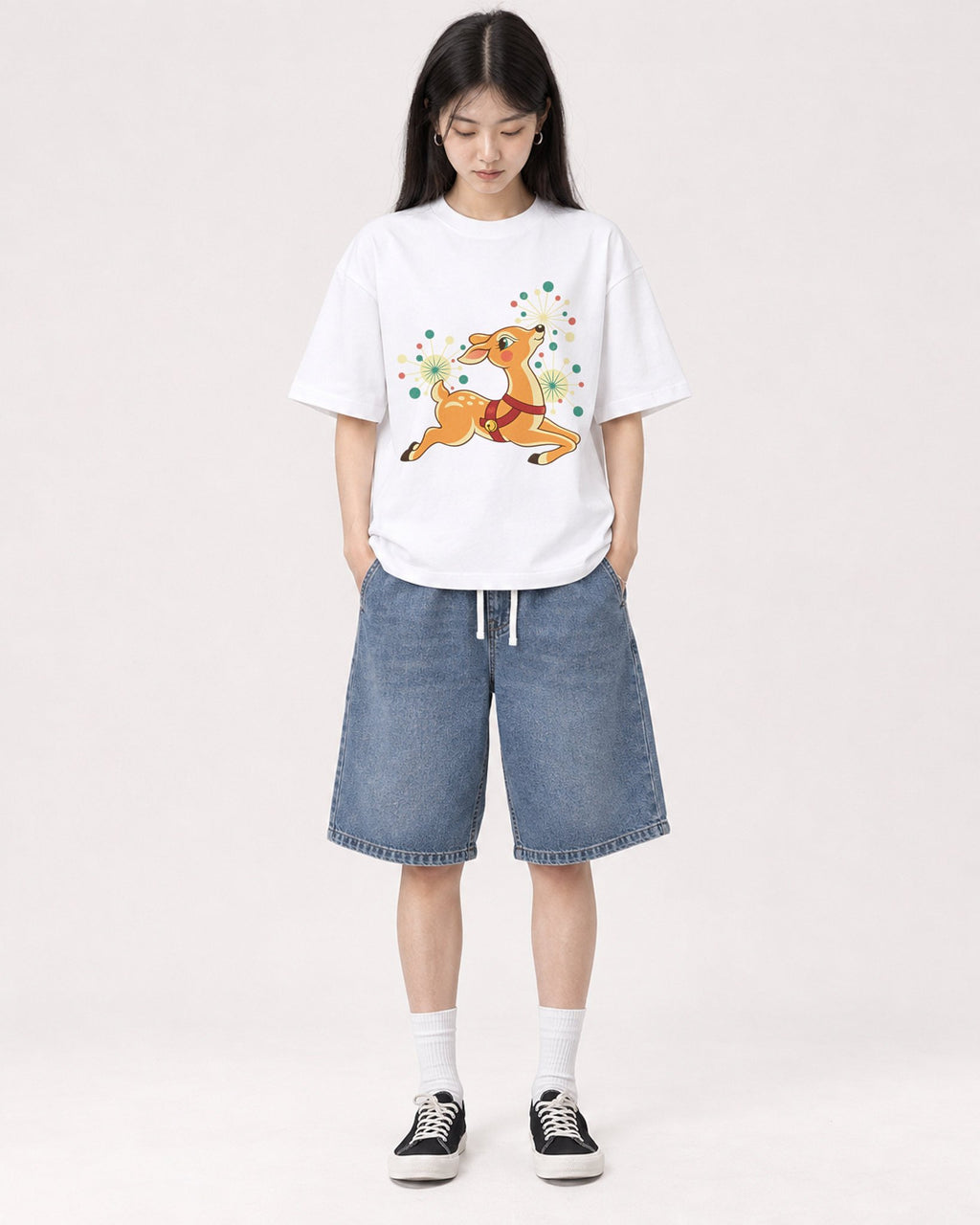 Mockup Boxy Heavyweight Tee White female full-body 01