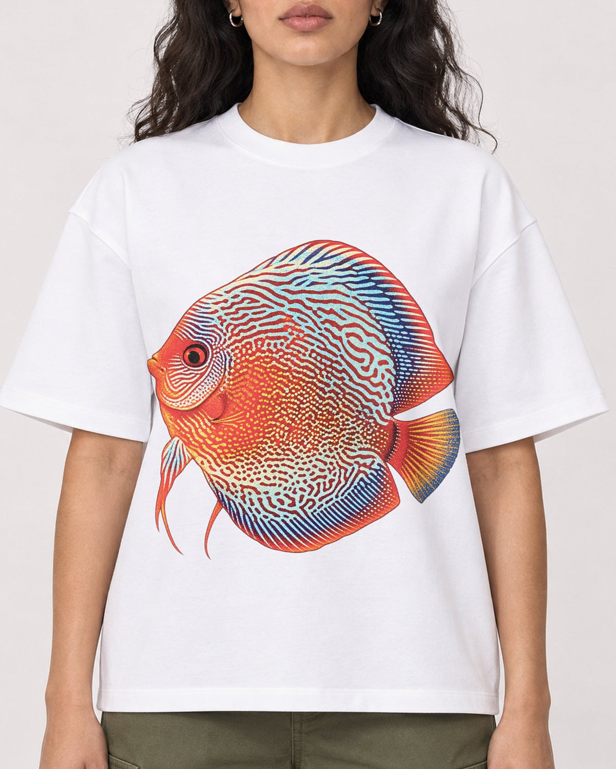 Mockup Boxy Heavyweight Tee White female close-up 07