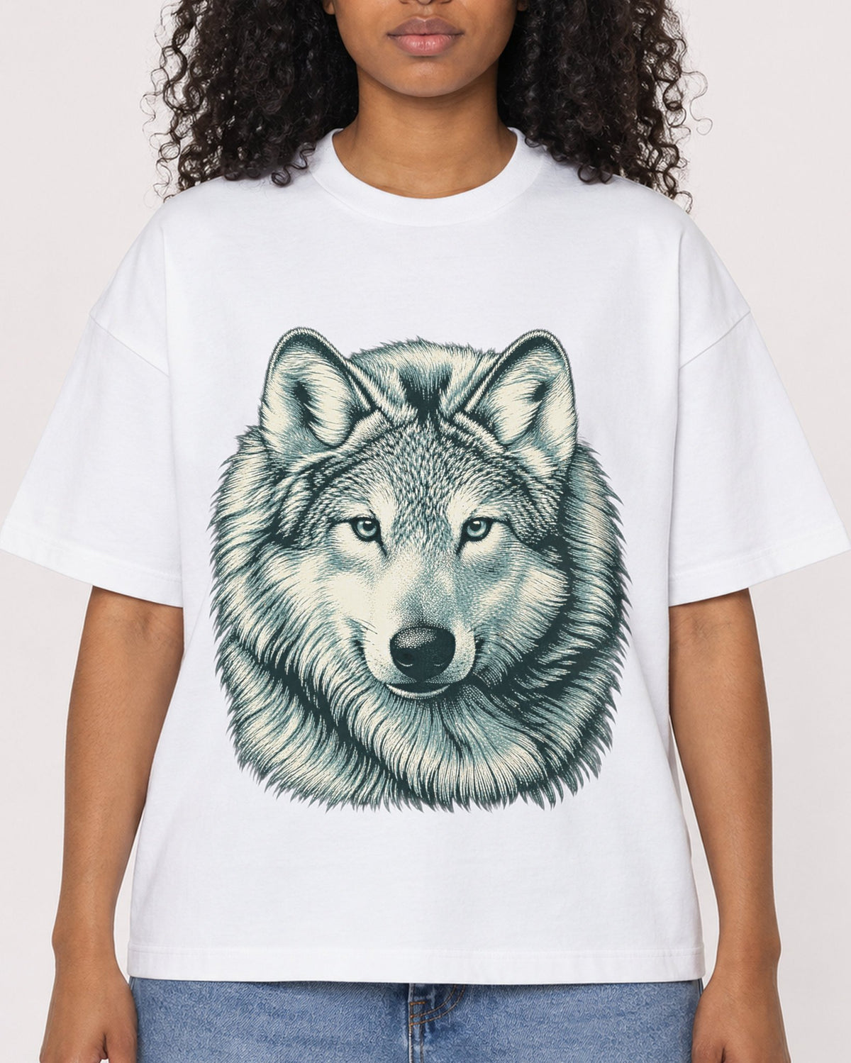 Mockup Boxy Heavyweight Tee White female close-up 05