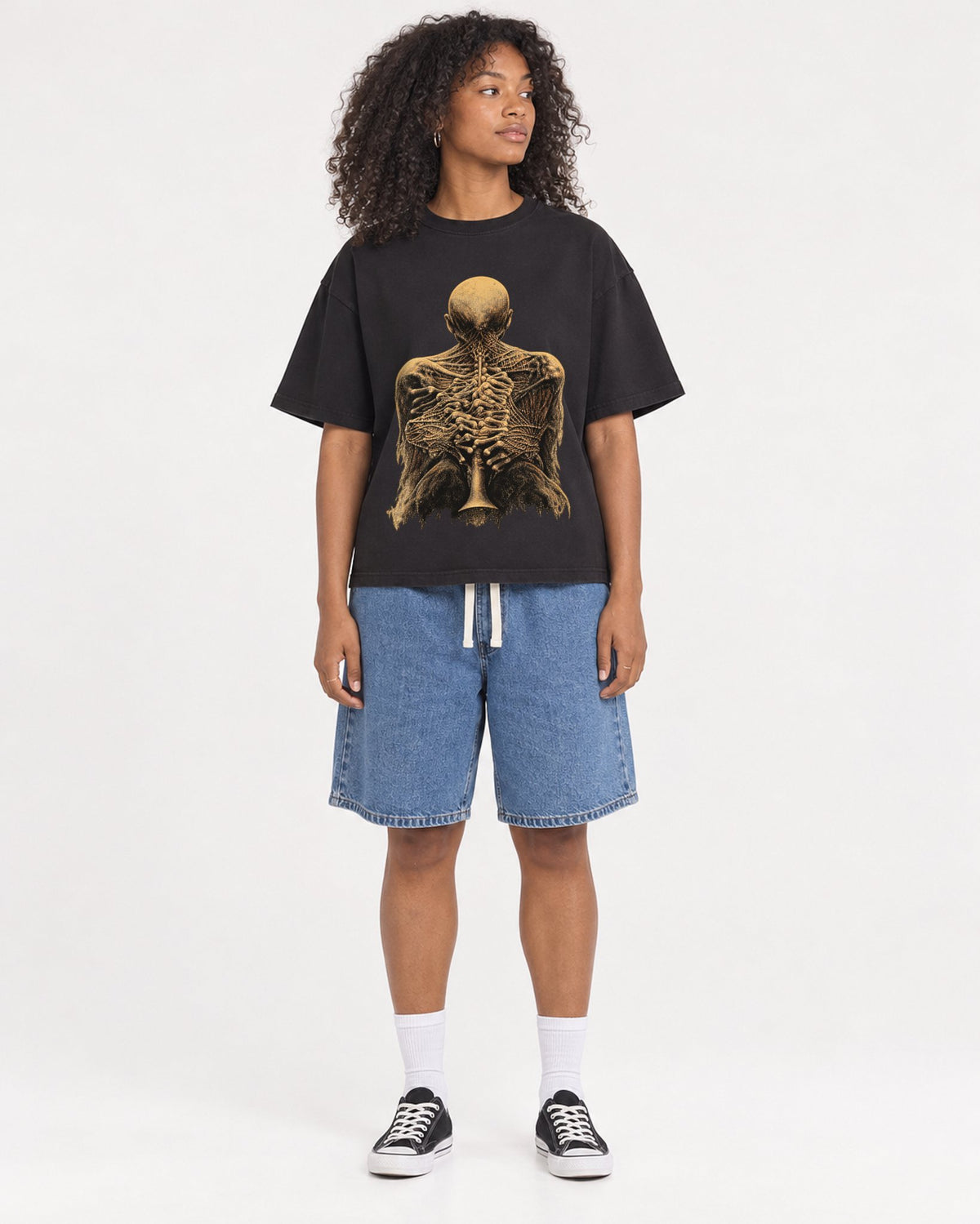 Mockup Boxy Heavyweight Tee Black female full-body 05