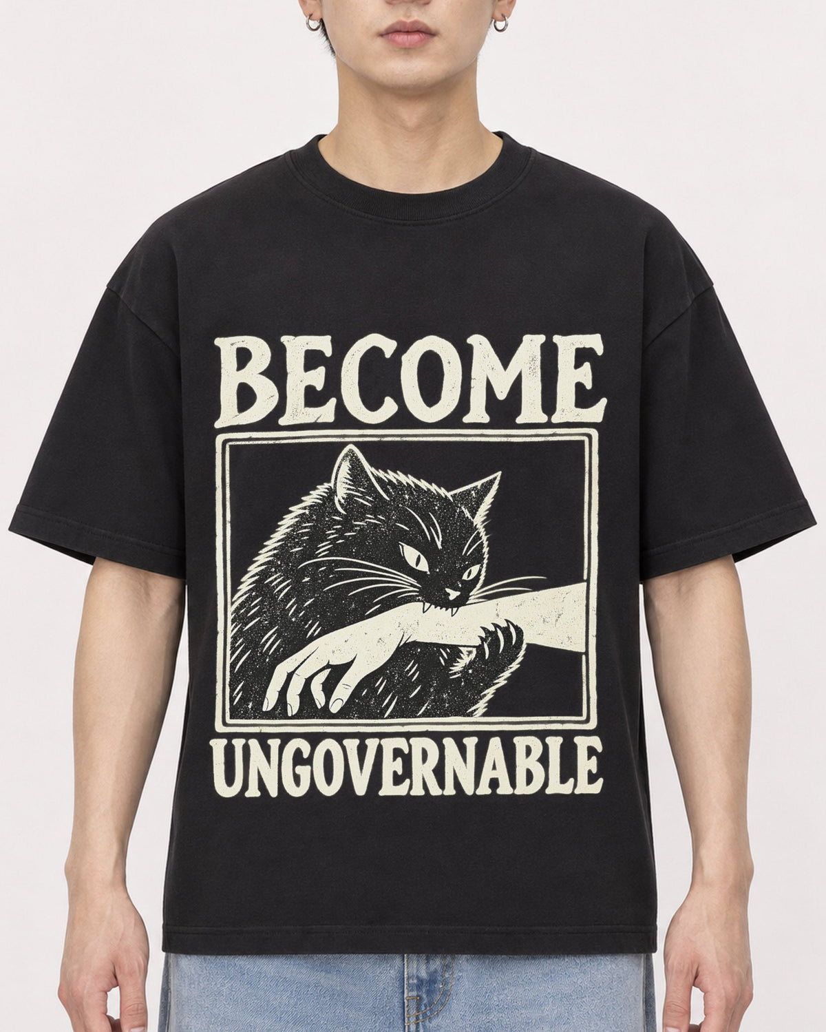 Mockup Boxy Heavyweight Tee Black male close-up 01