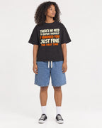 Mockup Boxy Heavyweight Tee Black female full-body 05