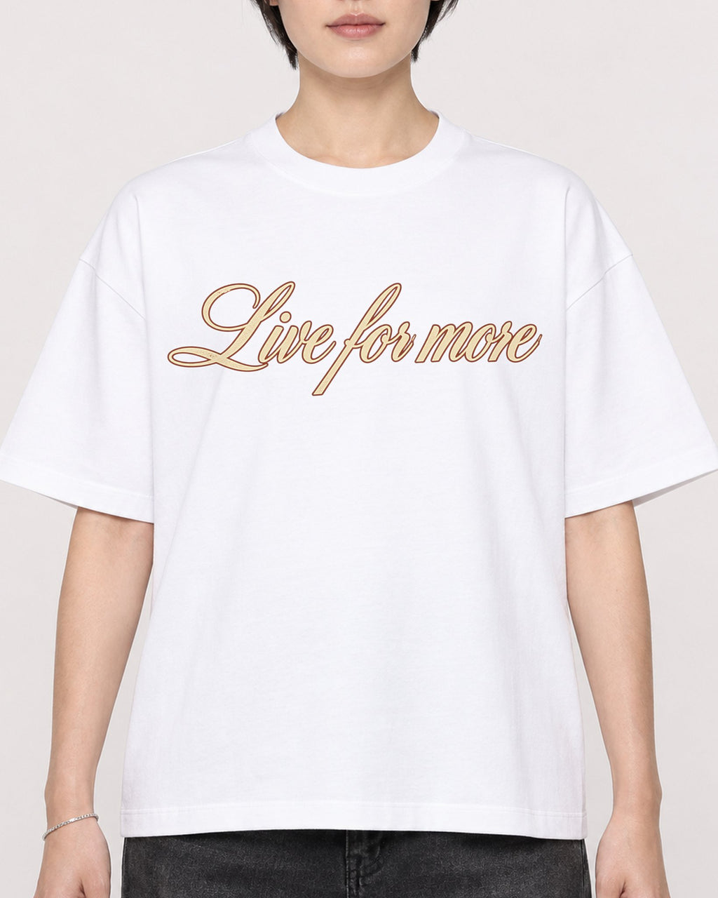 Mockup Boxy Heavyweight Tee White female close-up 23