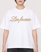 Mockup Boxy Heavyweight Tee White female close-up 23