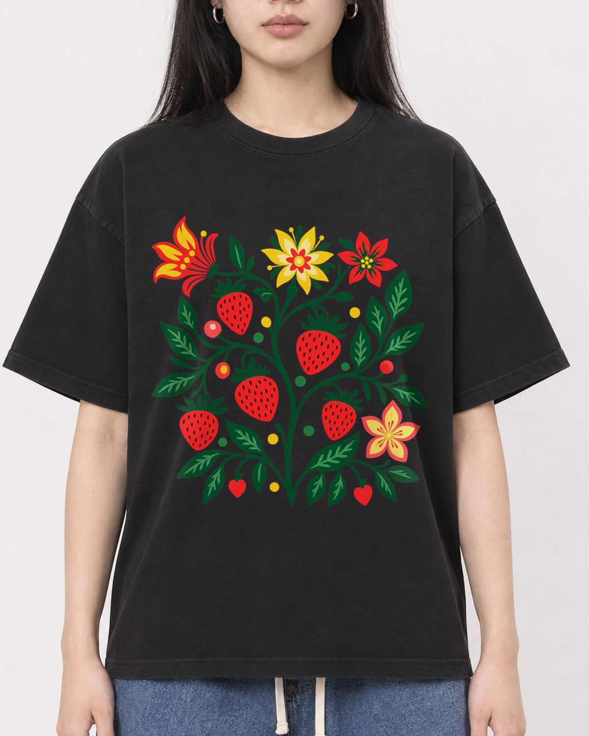 Mockup Boxy Heavyweight Tee Black female close-up 01