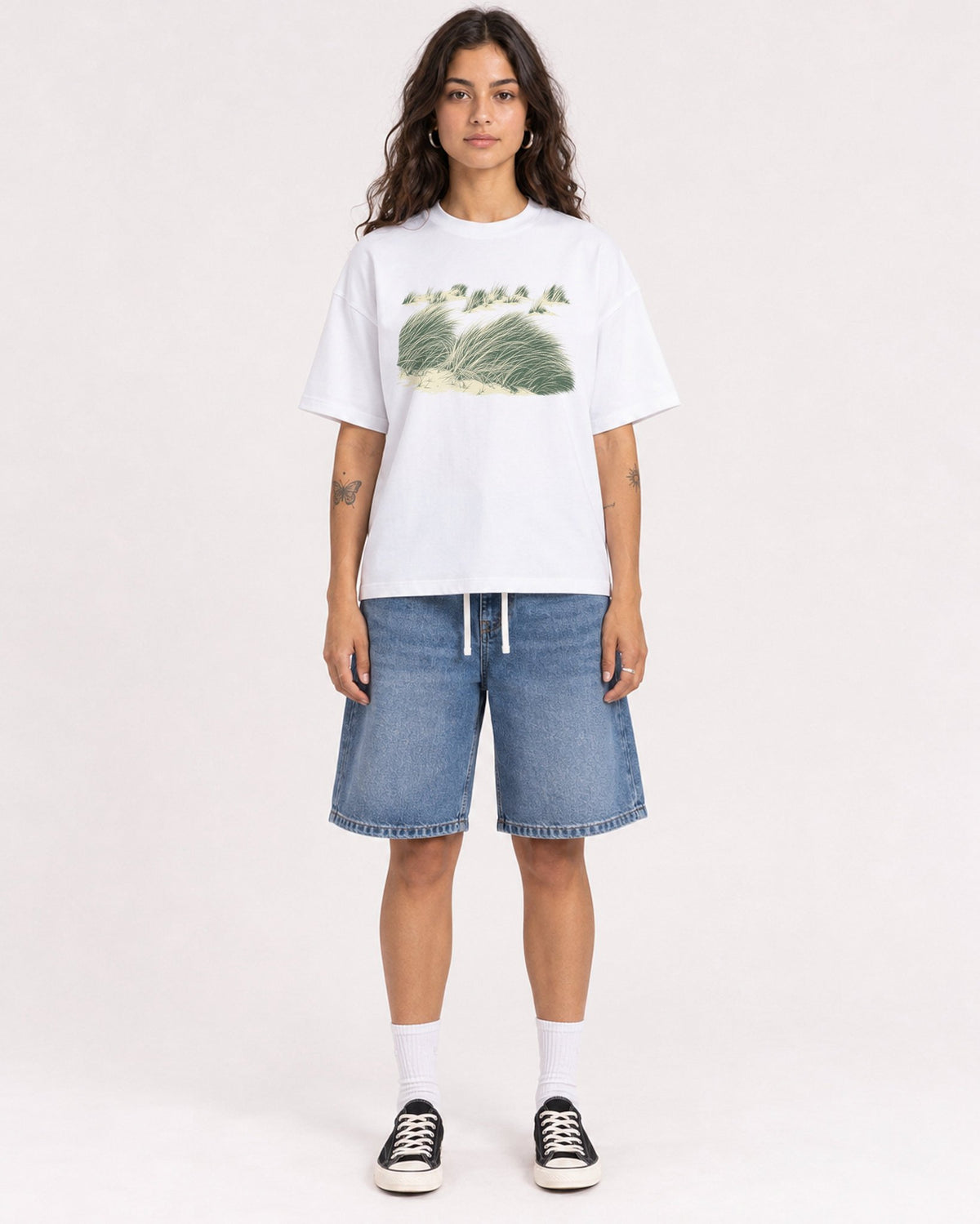 Mockup Boxy Heavyweight Tee White female full-body 06