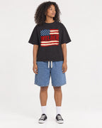 Mockup Boxy Heavyweight Tee Black female full-body 05