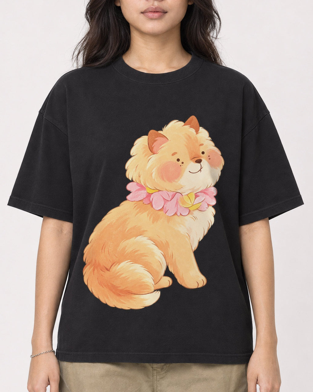 Mockup Boxy Heavyweight Tee Black female close-up 02