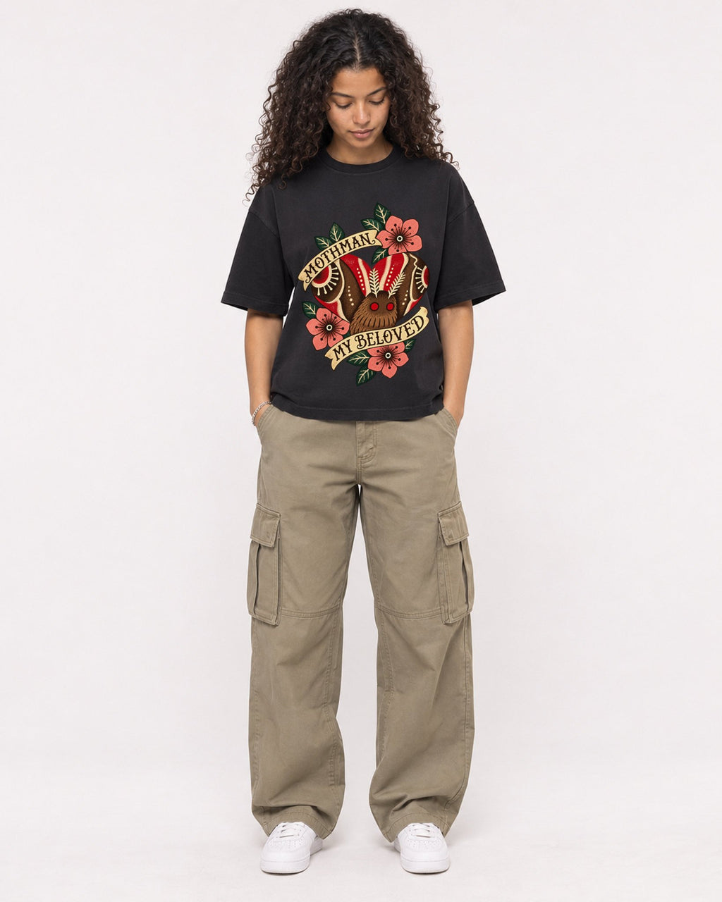 Mockup Boxy Heavyweight Tee Black female full-body 10