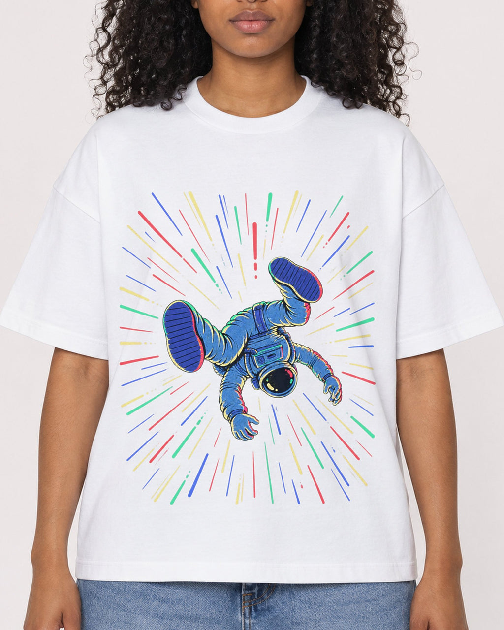 Mockup Boxy Heavyweight Tee White female close-up 05