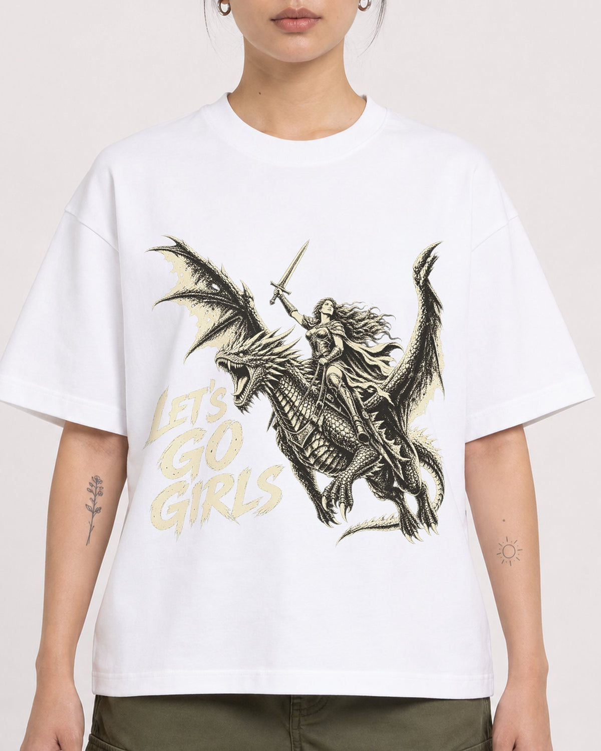 Mockup Boxy Heavyweight Tee White female close-up 12