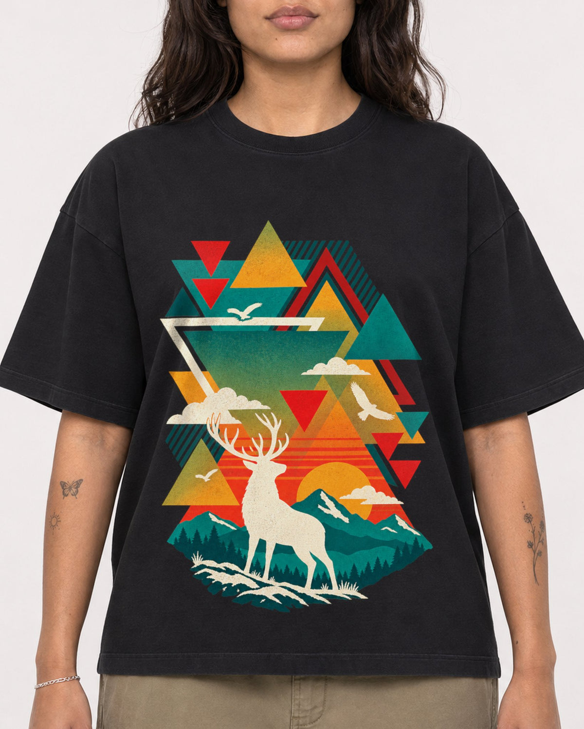 Mockup Boxy Heavyweight Tee Black female close-up 06