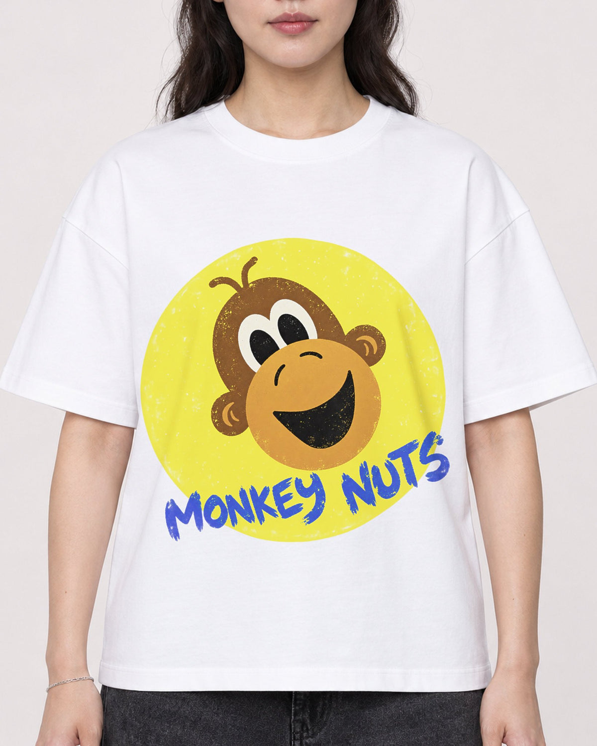 Mockup Boxy Heavyweight Tee White female close-up 03