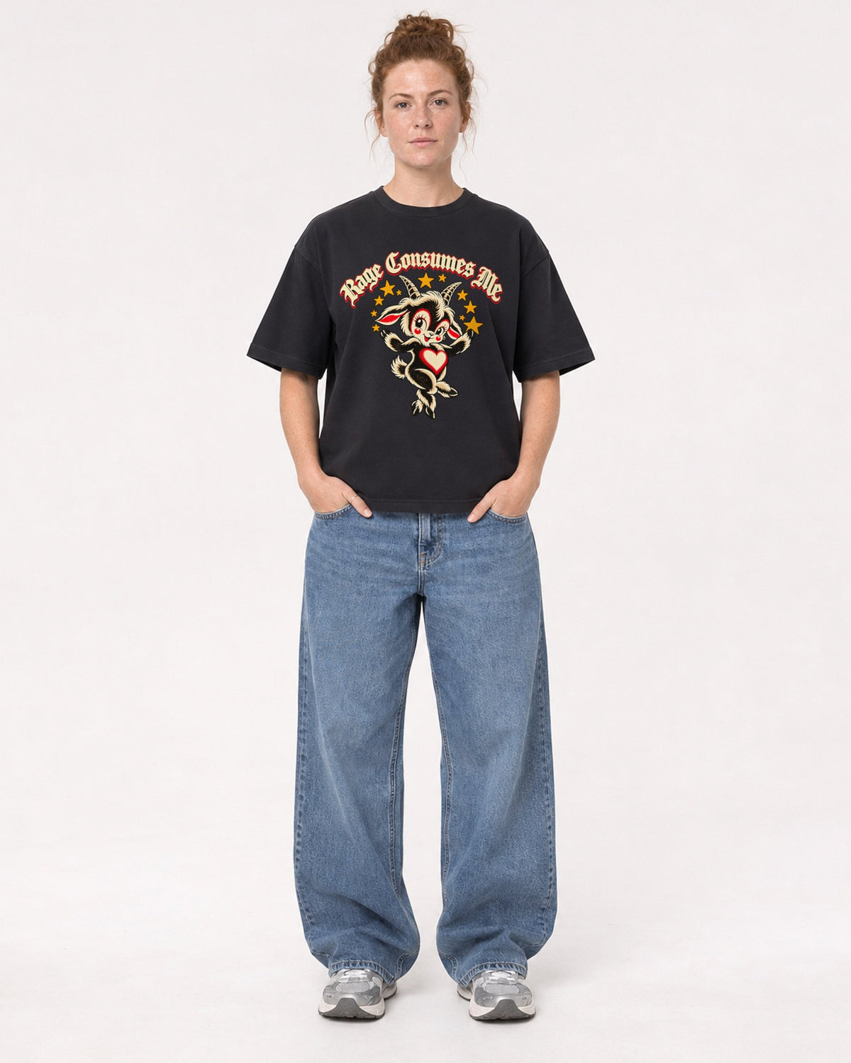 Mockup Boxy Heavyweight Tee Black female full-body 28