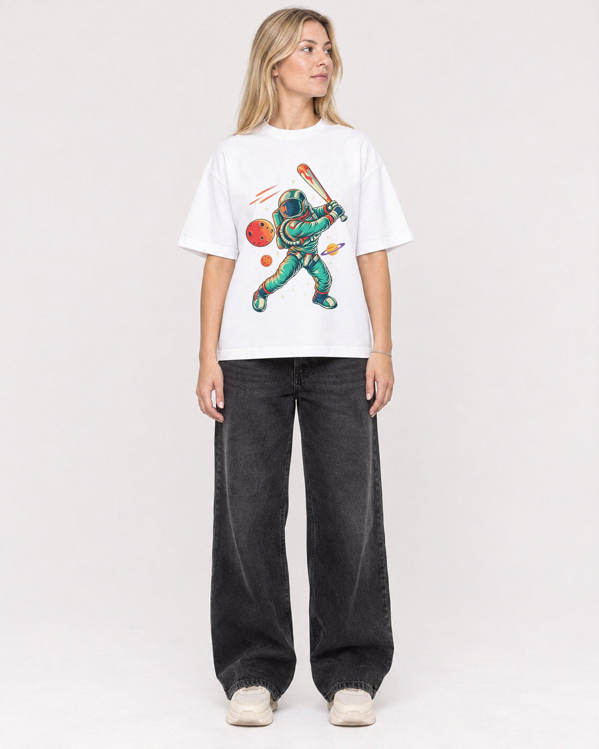 Mockup Boxy Heavyweight Tee White female full-body 08
