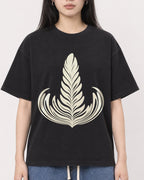 Mockup Boxy Heavyweight Tee Black female close-up 01