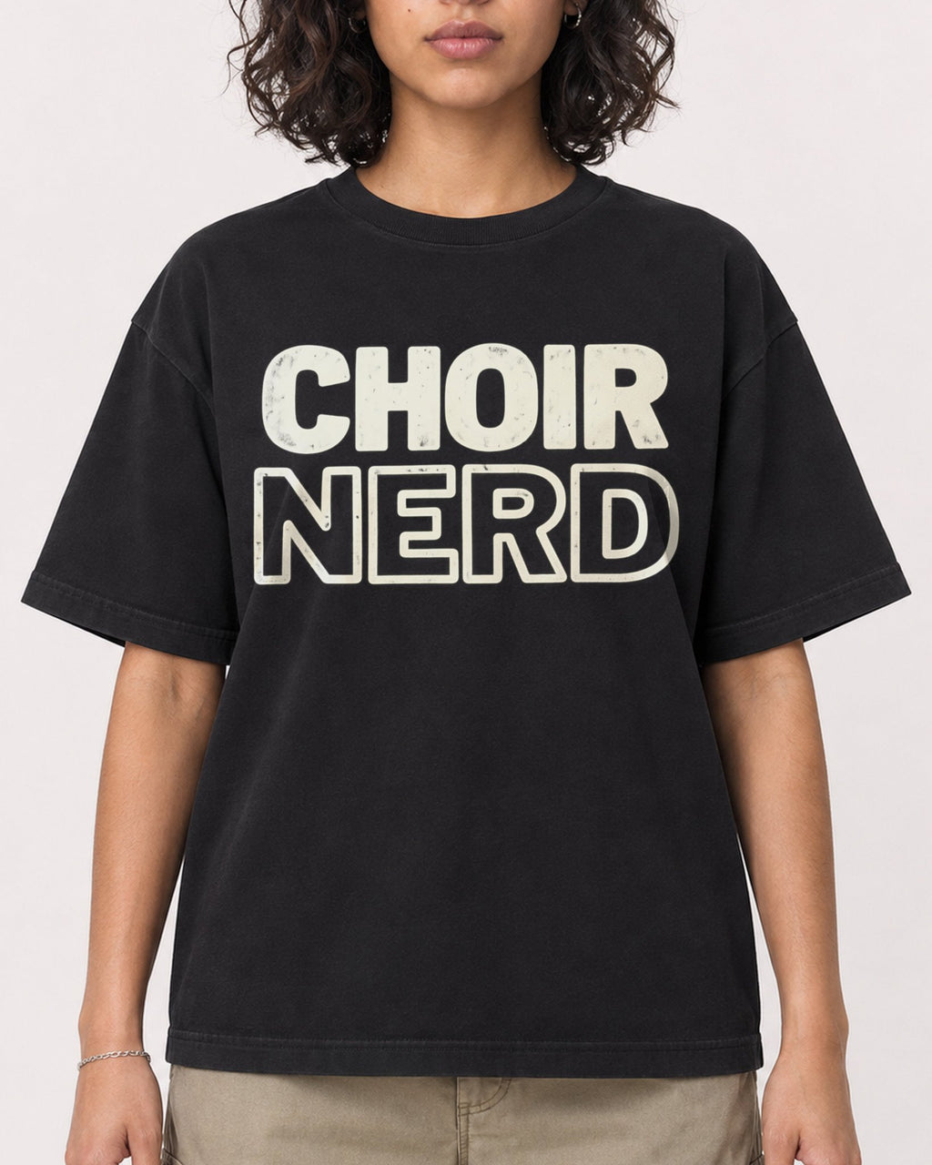 Mockup Boxy Heavyweight Tee Black female close-up 26