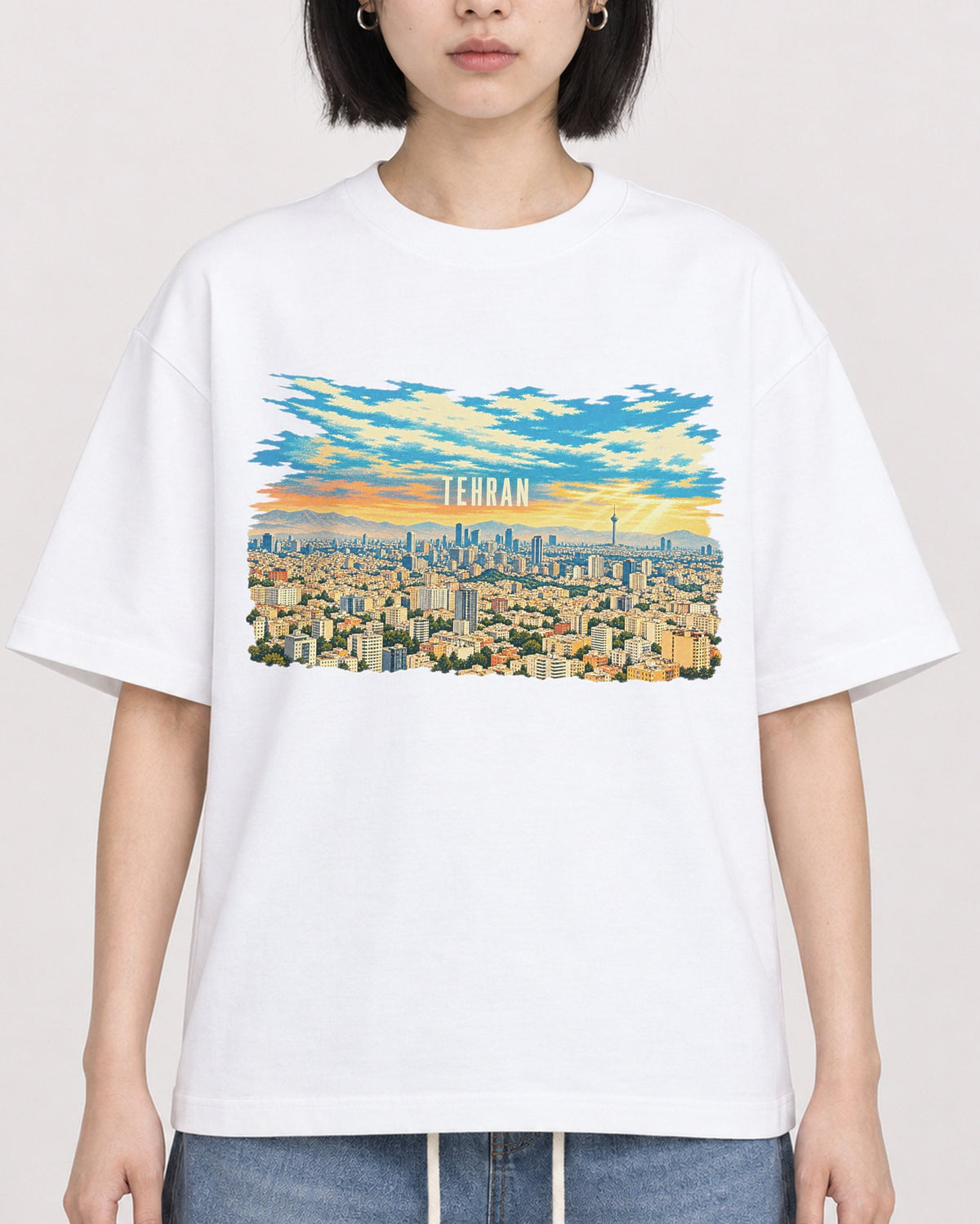 Mockup Boxy Heavyweight Tee White female close-up 11