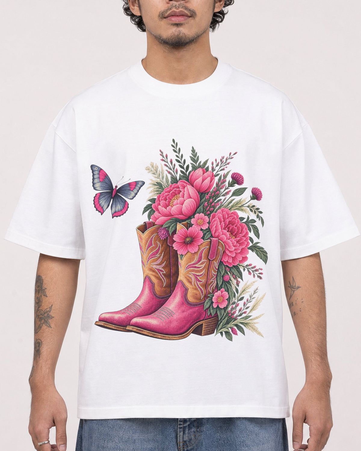 Mockup Boxy Heavyweight Tee White male close-up 42