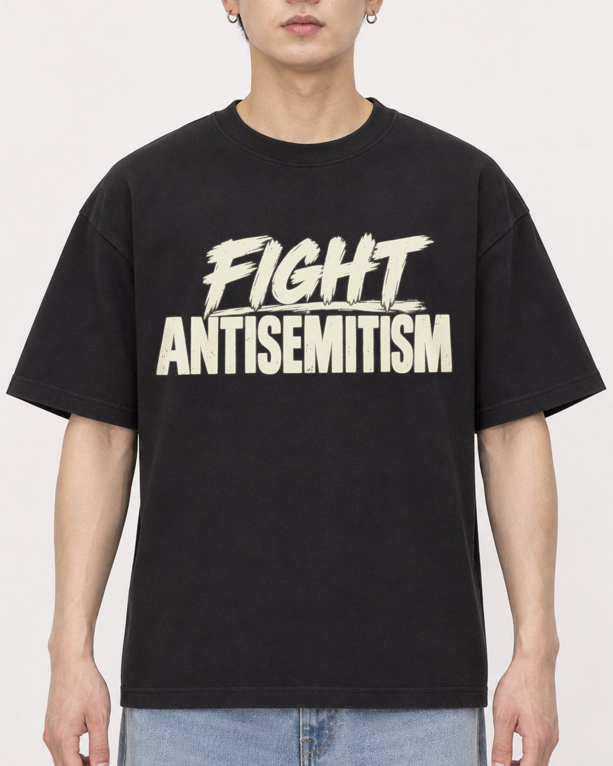 Mockup Boxy Heavyweight Tee Black male close-up 01