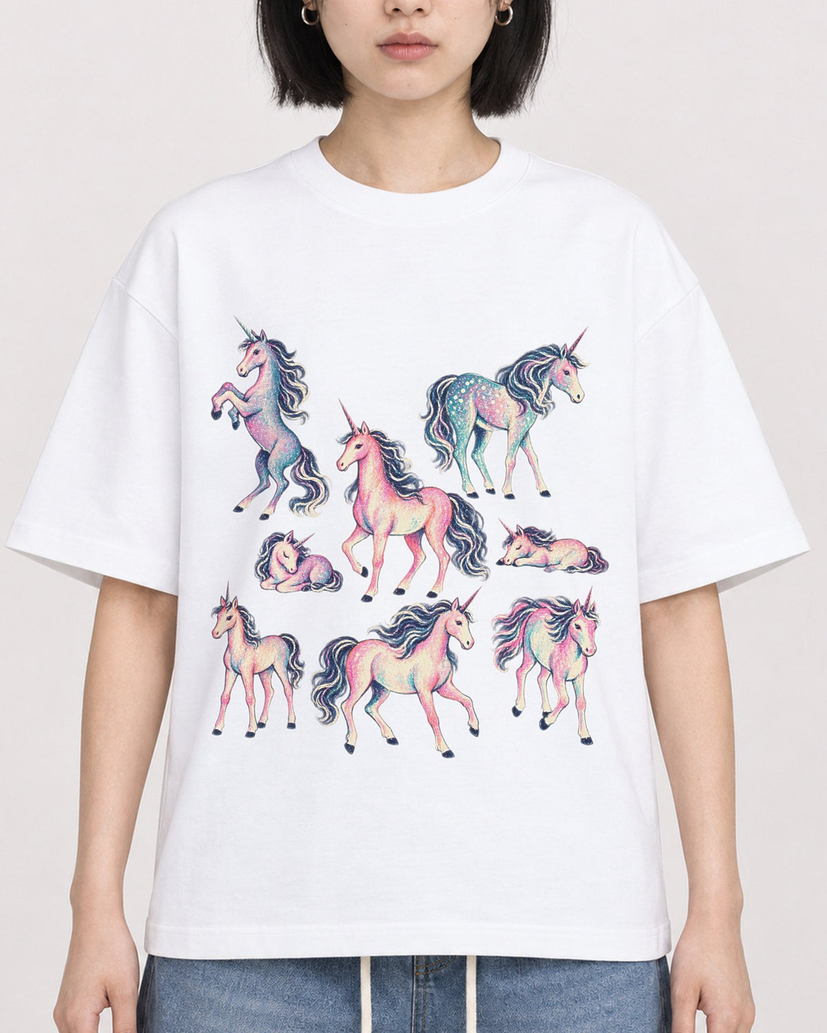 Mockup Boxy Heavyweight Tee White female close-up 11