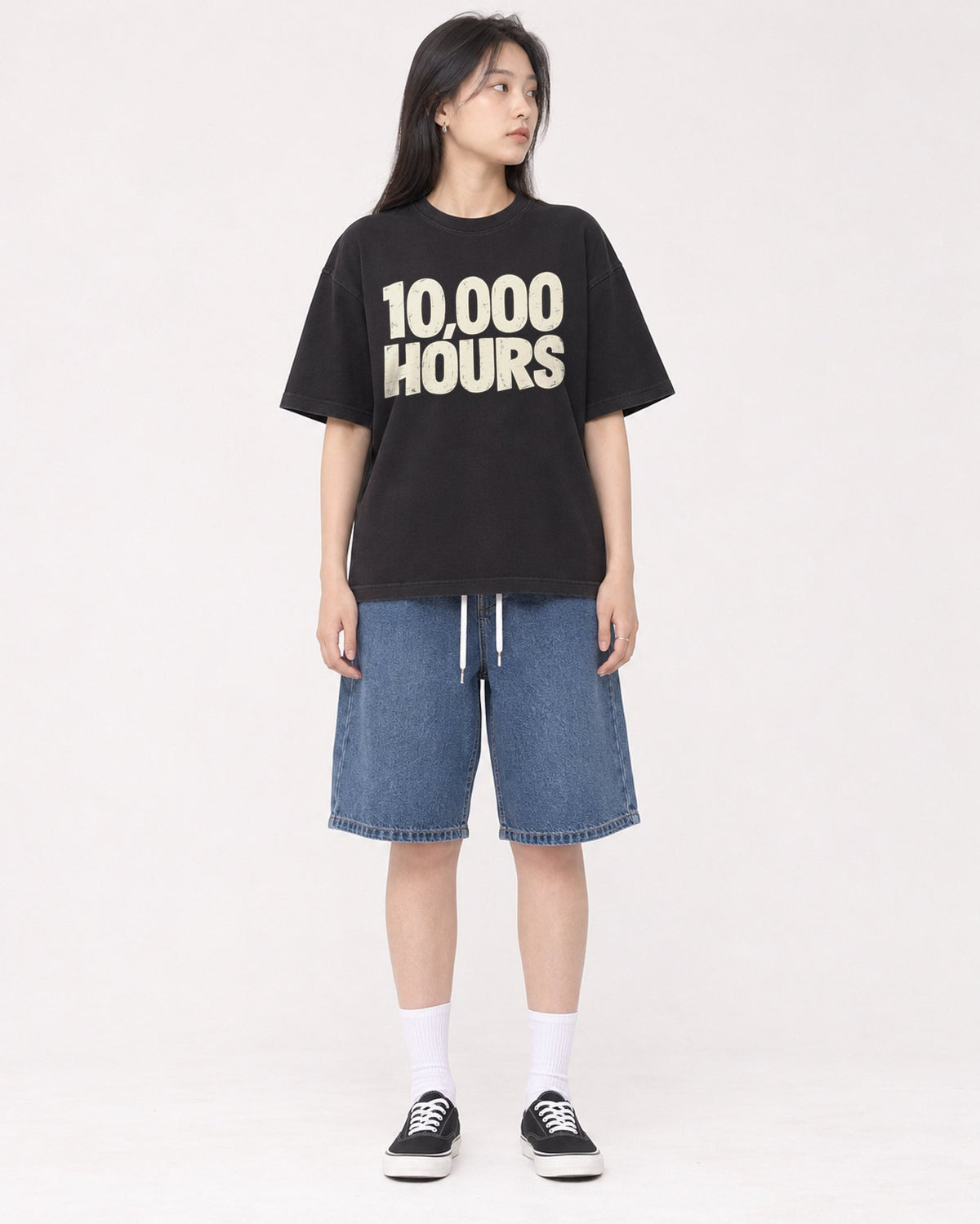 Mockup Boxy Heavyweight Tee Black female full-body 01