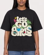 Mockup Boxy Heavyweight Tee Black female close-up 04