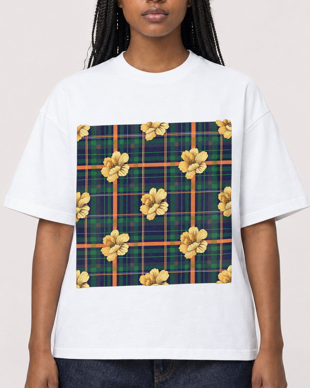 Mockup Boxy Heavyweight Tee White female close-up 04